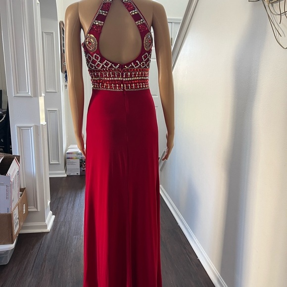 Prom High Halter Bedazzled Column Gown size 6 - Picture 6 of 9